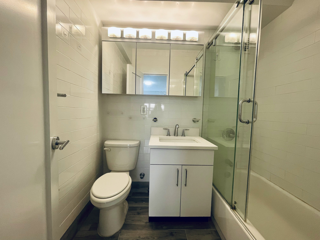 East 57th Street - Photo 8