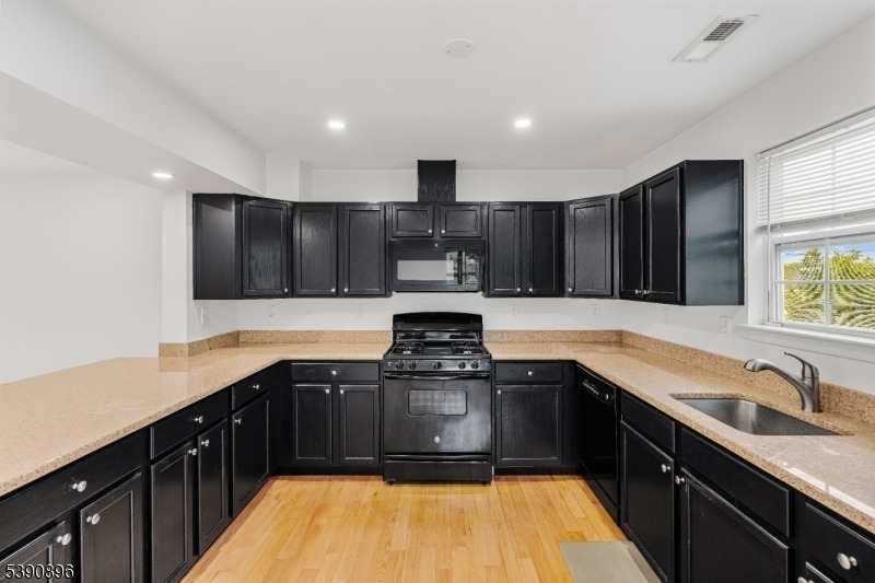 8 Alfred Ave - Photo 7