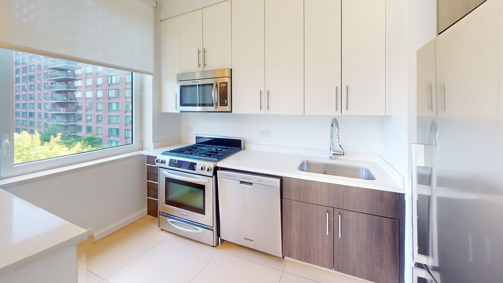 808 Columbus Ave - Photo 1