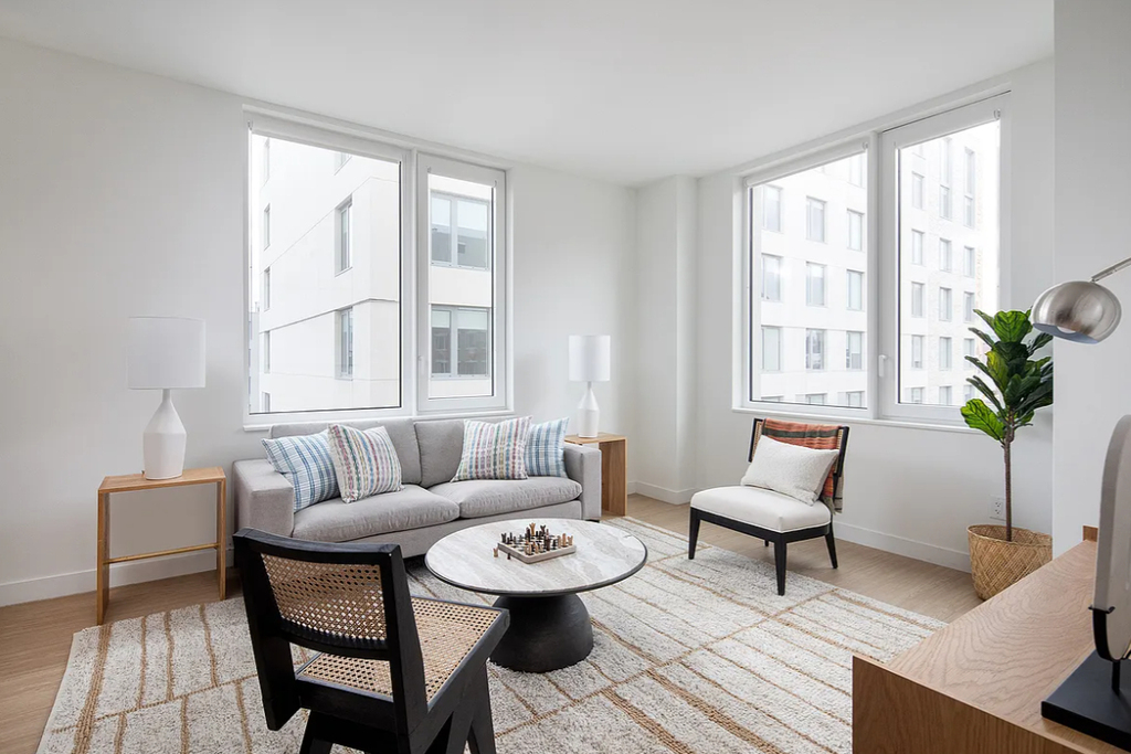 30-77 Vernon Boulevard - Photo 4