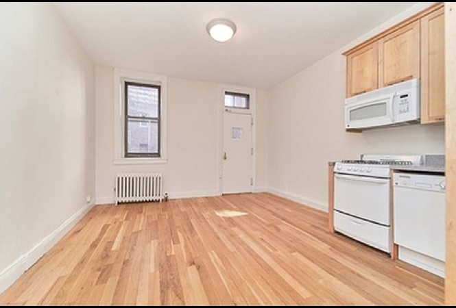 Lexington ave and 89th street - Photo 3