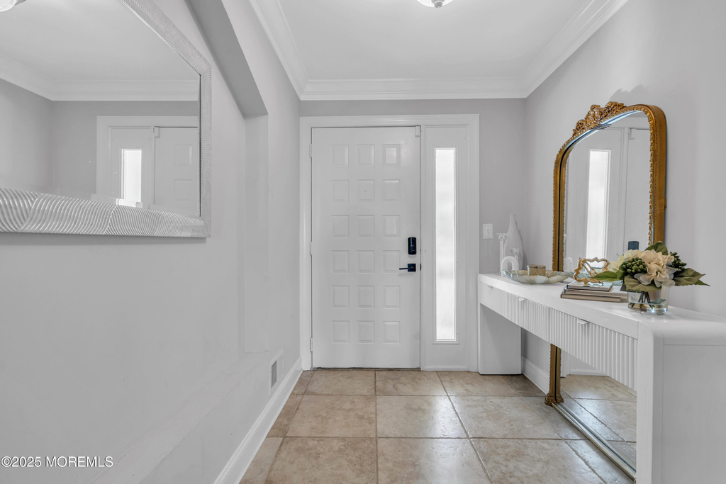 165 Riddle Avenue - Photo 4