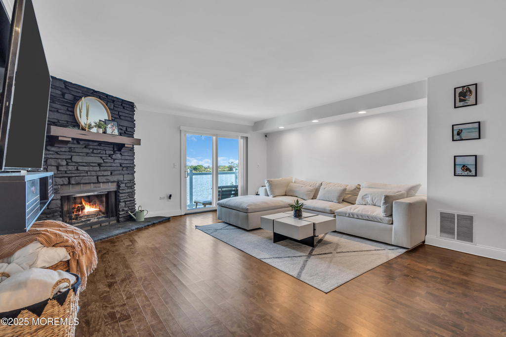 165 Riddle Avenue - Photo 9