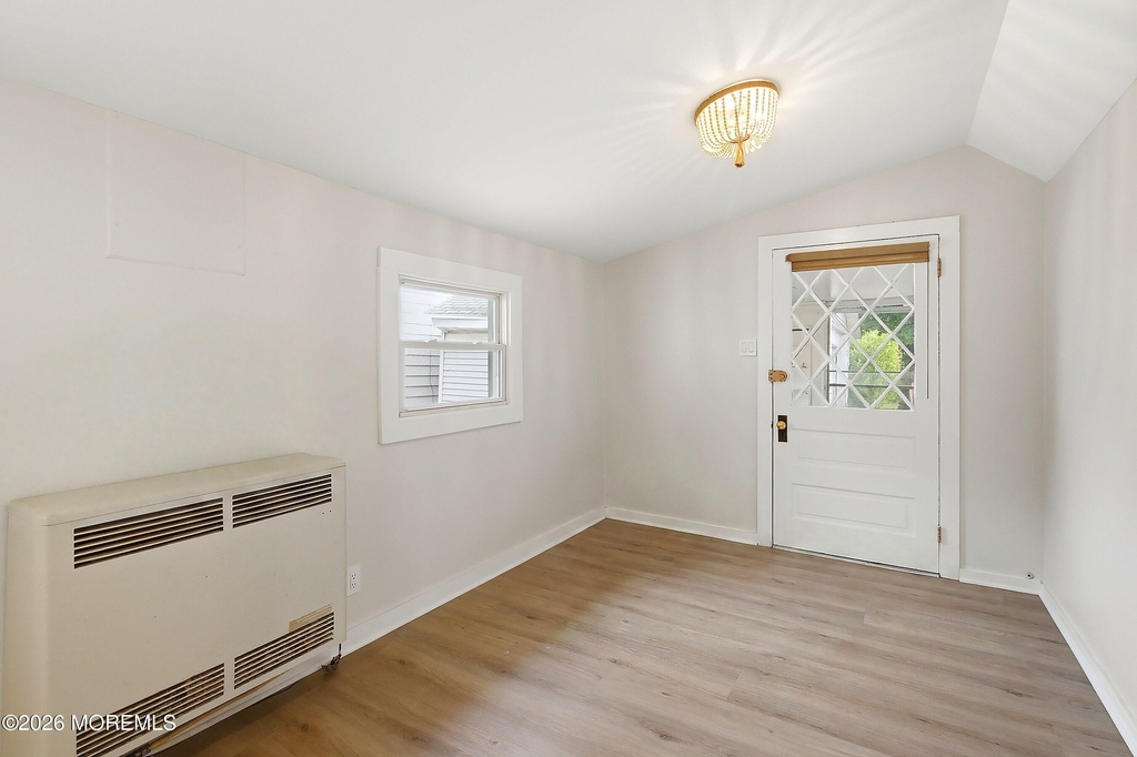 1208 Maplewood Road - Photo 3