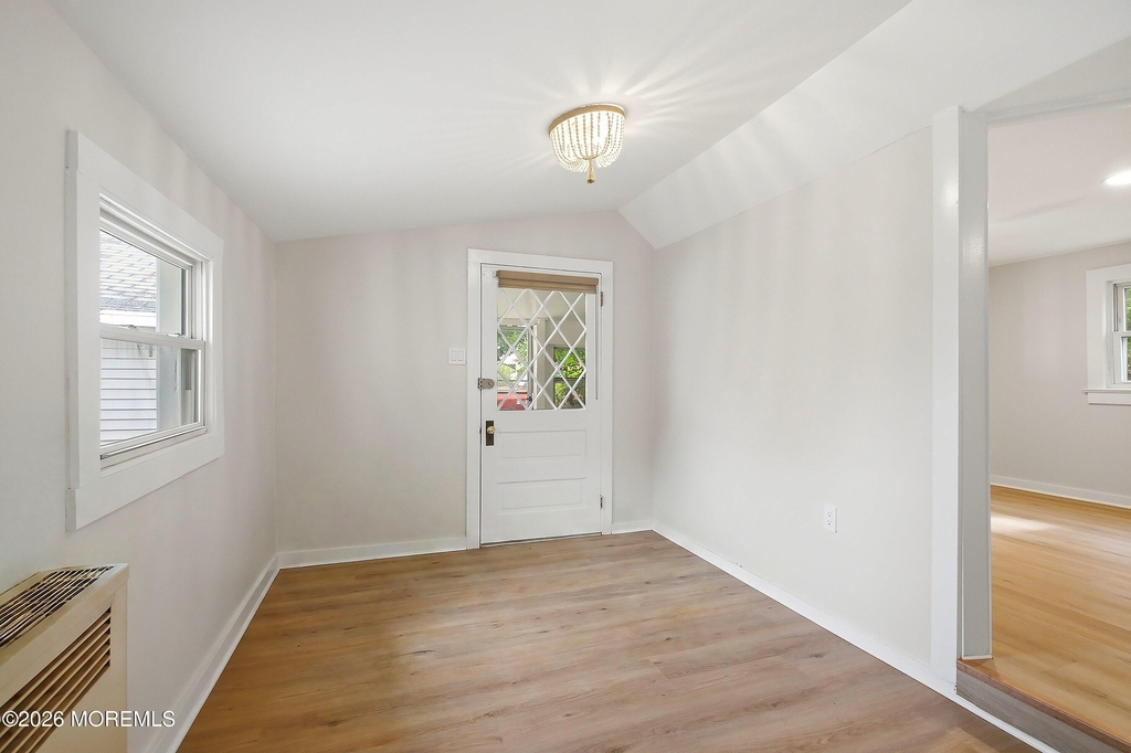 1208 Maplewood Road - Photo 4