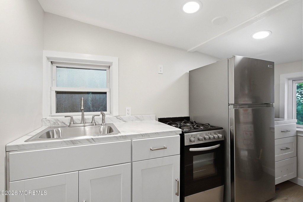 1208 Maplewood Road - Photo 6