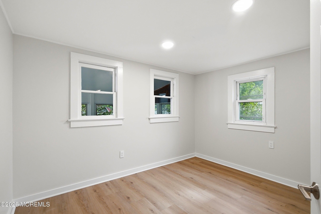 1208 Maplewood Road - Photo 10