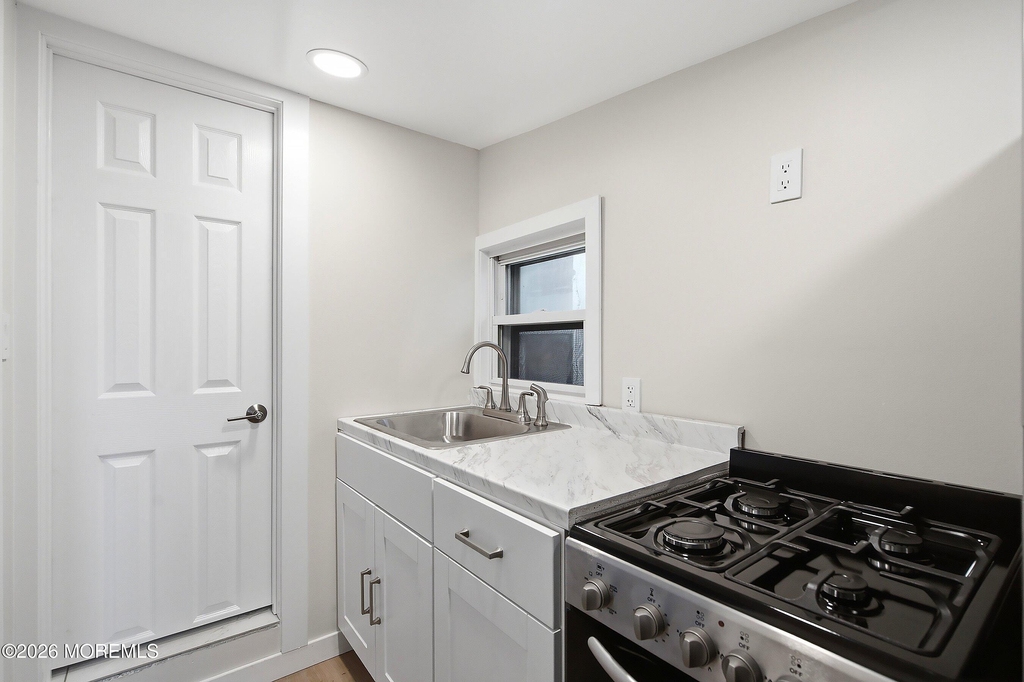 1208 Maplewood Road - Photo 9