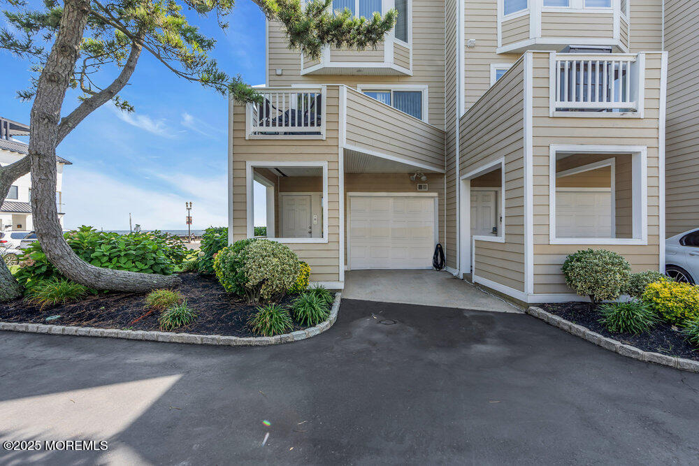 152 Ocean Avenue N - Photo 2