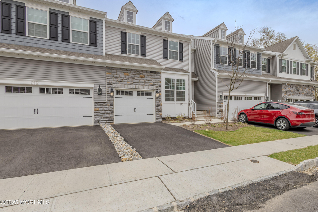 213 Harley Lane - Photo 0