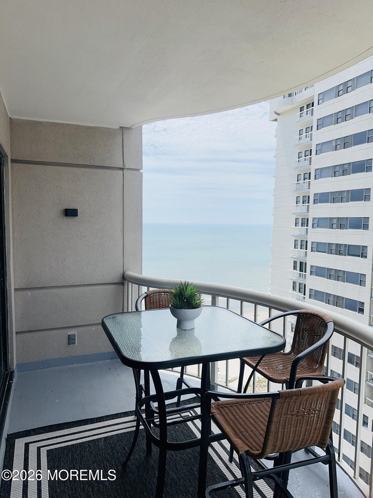 3101 Boardwalk - Photo 0