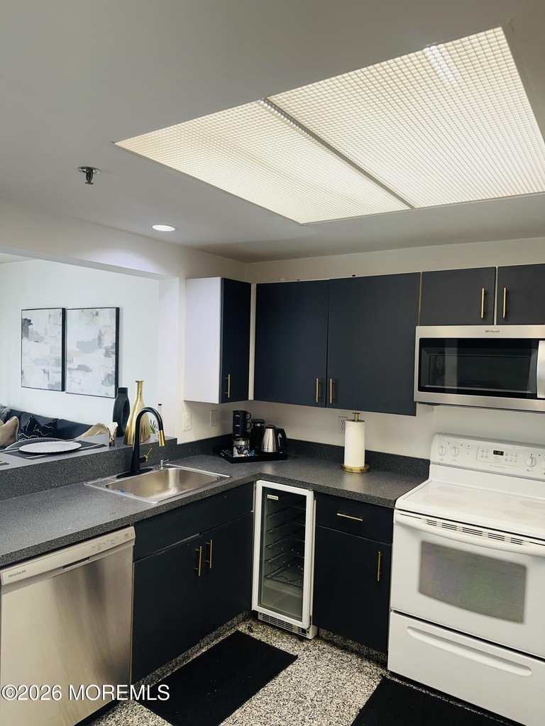 3101 Boardwalk - Photo 9