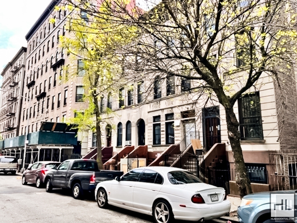 West 150 Street - Photo 3