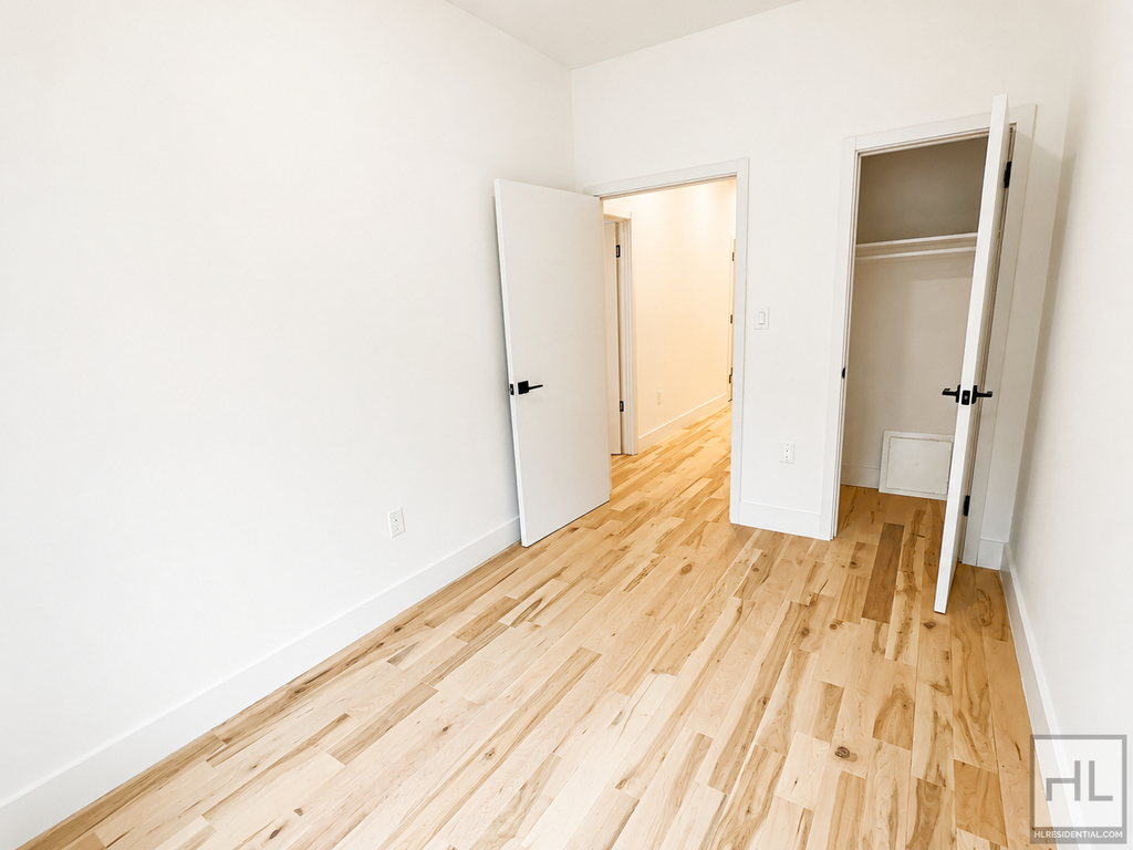 West 150 Street - Photo 5