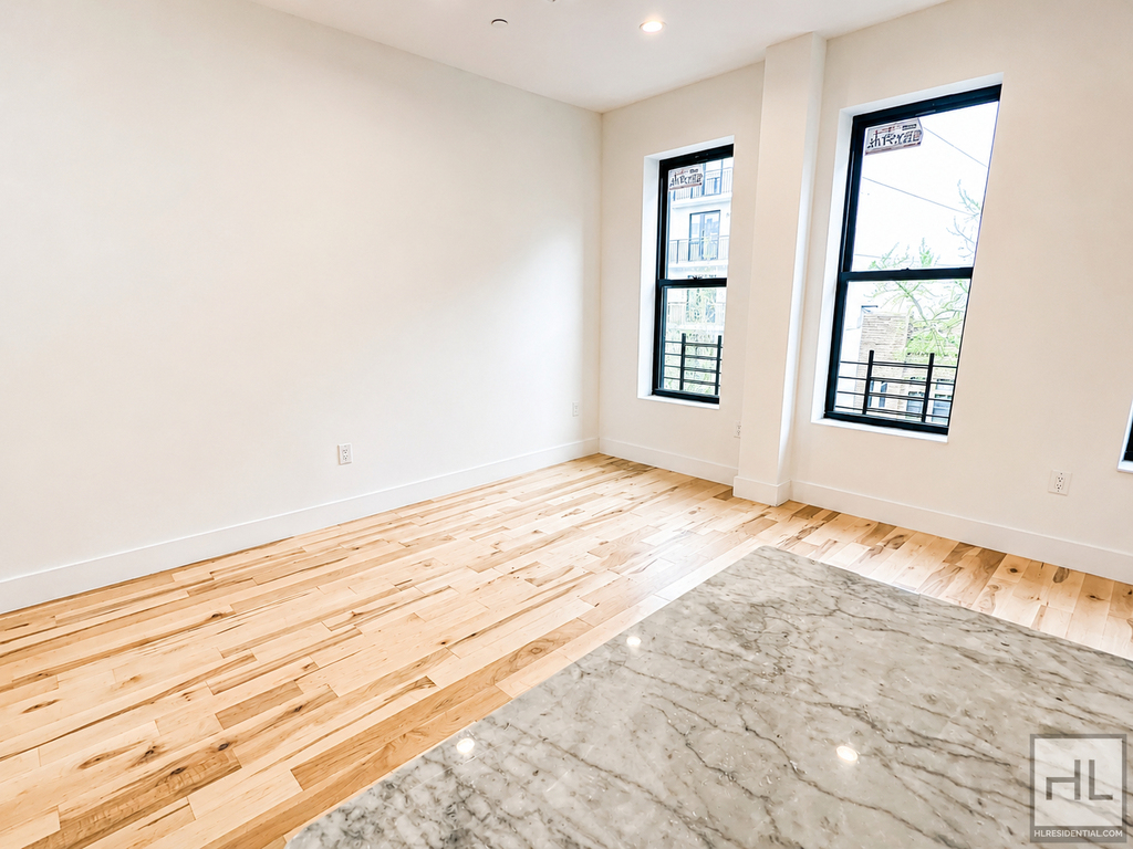 West 150 Street - Photo 7