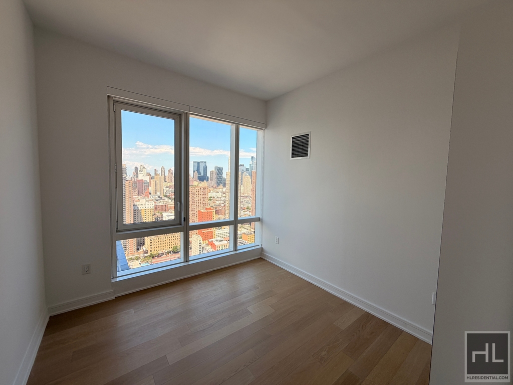 West 38th Street - Photo 1