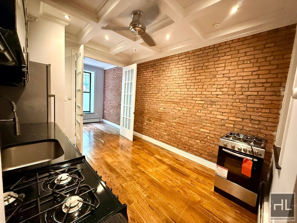 West 103rd Street - Photo 2