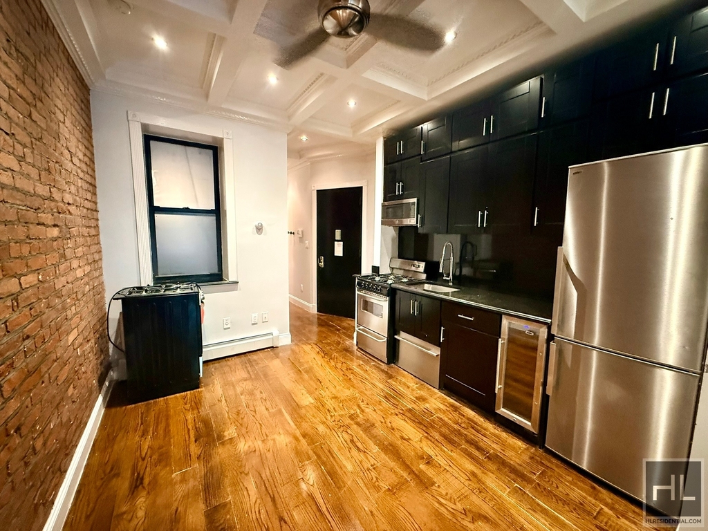 West 103rd Street - Photo 1