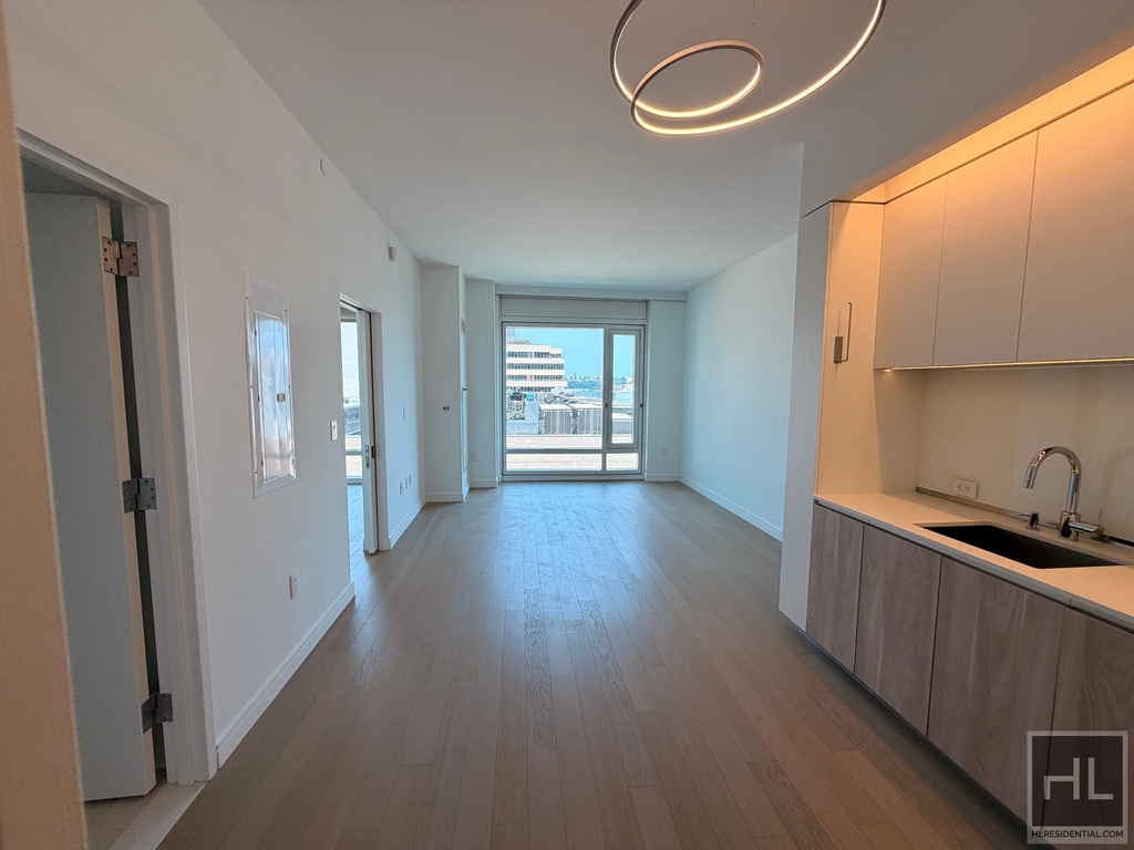 West 43rd Street - Photo 4