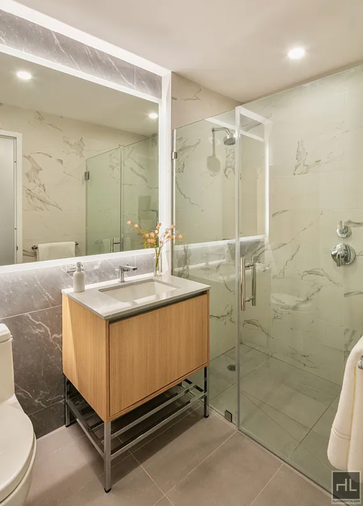 1st Avenue - Photo 4