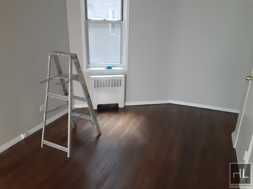 East 58th Street - Photo 2