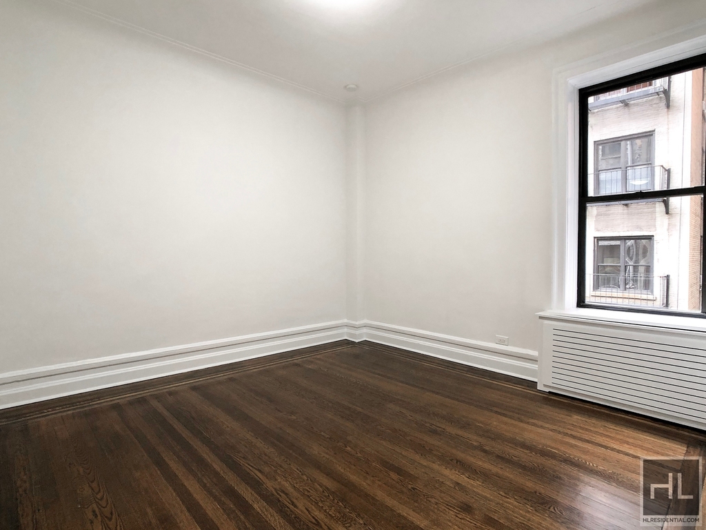 West 72 Street - Photo 1