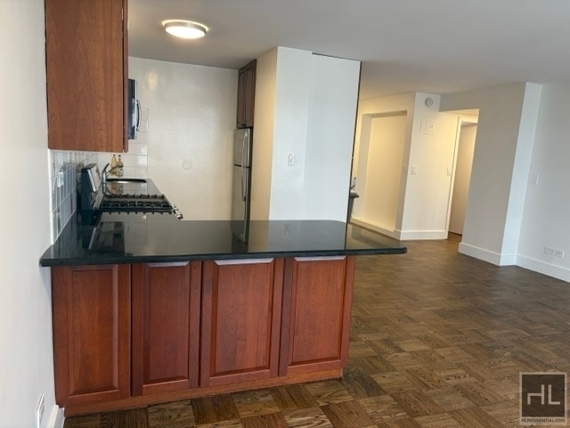 East 63 Street - Photo 7