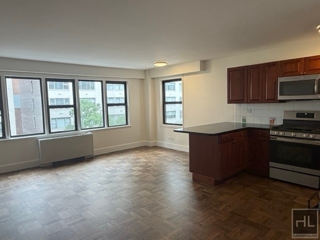 East 63 Street - Photo 8