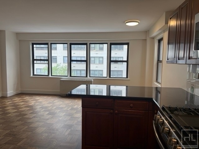 East 63 Street - Photo 9