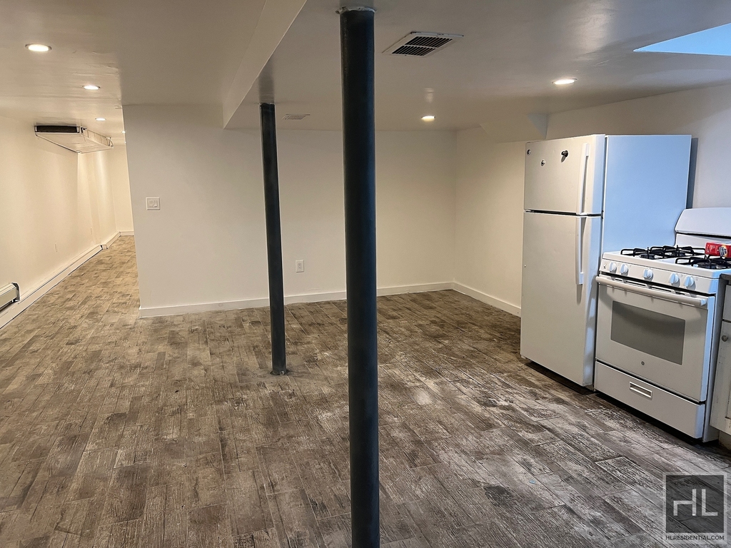 215 Highland Boulevard - Photo 5