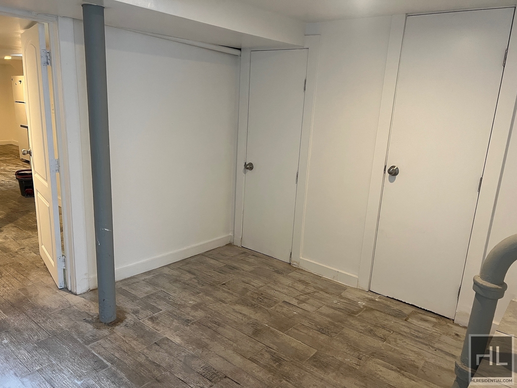 215 Highland Boulevard - Photo 2