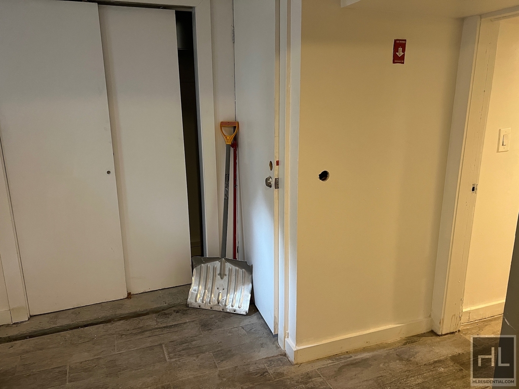 215 Highland Boulevard - Photo 3