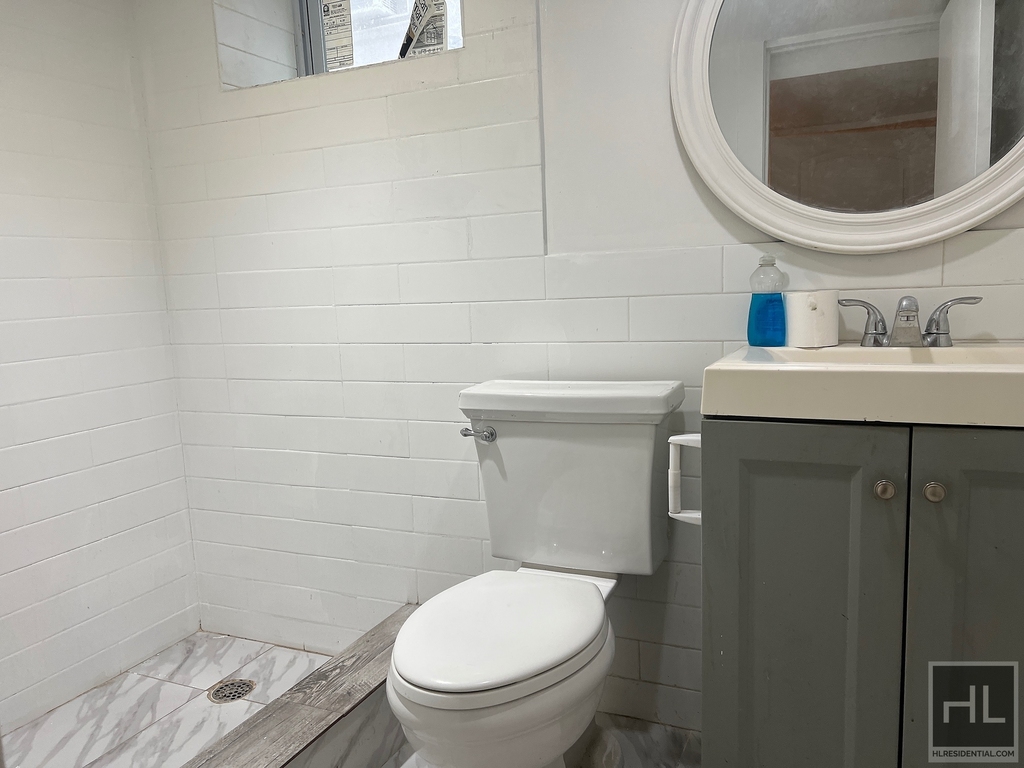 215 Highland Boulevard - Photo 4