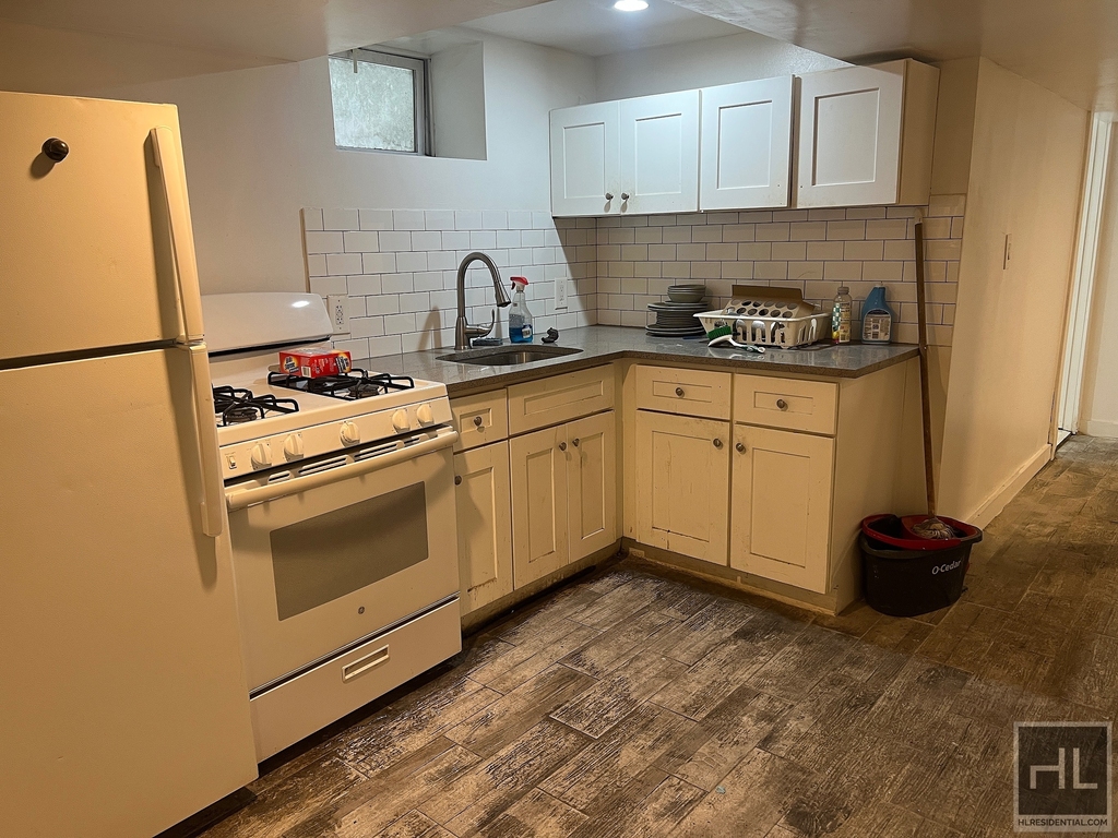 215 Highland Boulevard - Photo 1