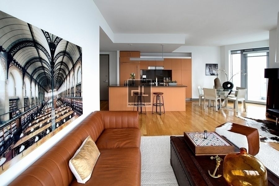 Spruce Street - Photo 0