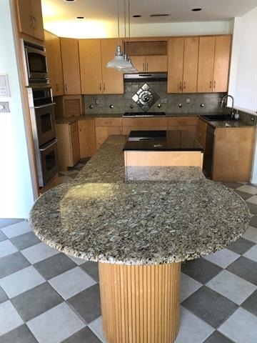 2212 Norwich - Photo 1