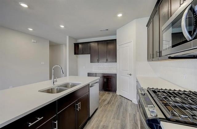 410 Stagg Street - Photo 3