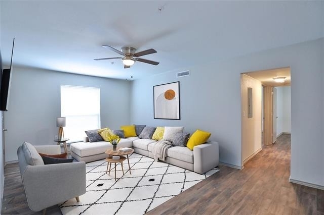 2800 Sayles Boulevard - Photo 21