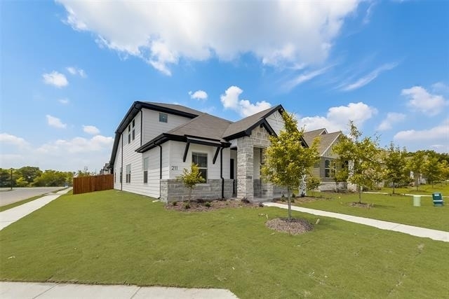 211 Monarch Way - Photo 3
