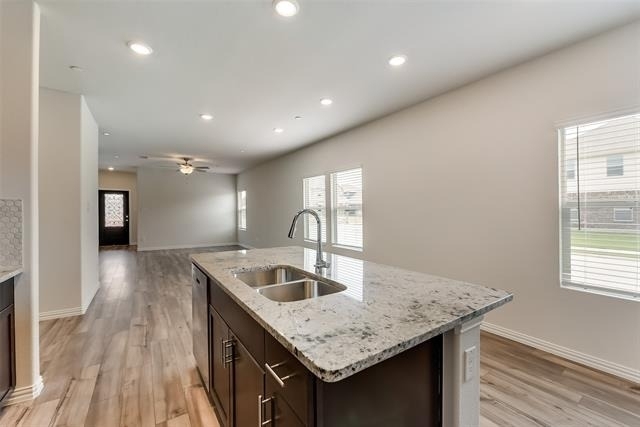 211 Monarch Way - Photo 10