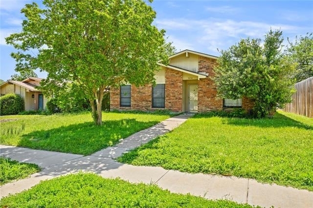 9214 Vagas Drive - Photo 0