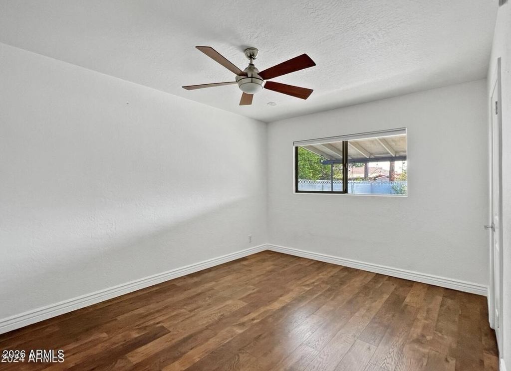 1415 W 7th Street - Photo 5