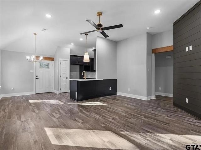 1204 Poplar Street - Photo 2
