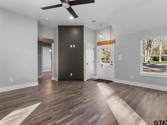 1204 Poplar Street - Photo 1