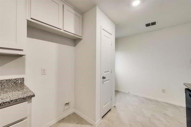 9724 Skyhawk Avenue - Photo 4
