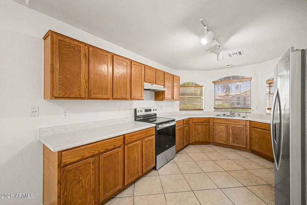 12548 W Roanoke Avenue - Photo 9