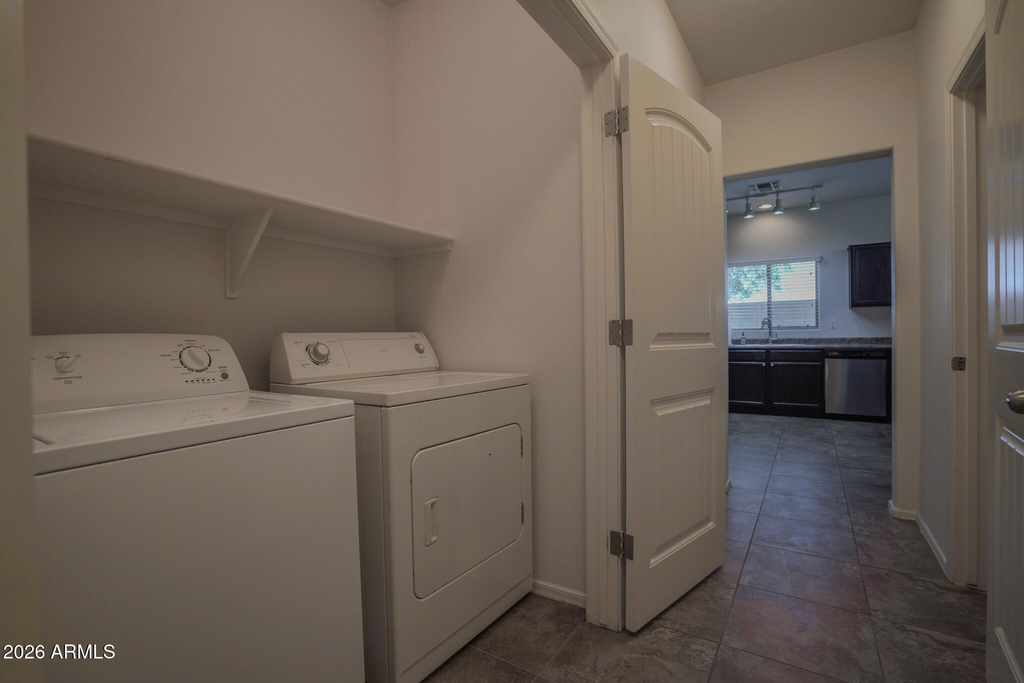 10225 W Camelback Road - Photo 11