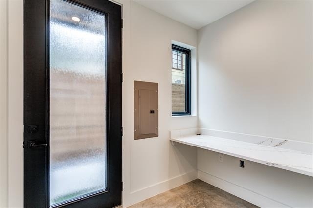 2702 N Carroll Avenue - Photo 2