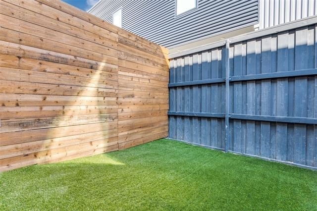 2702 N Carroll Avenue - Photo 25