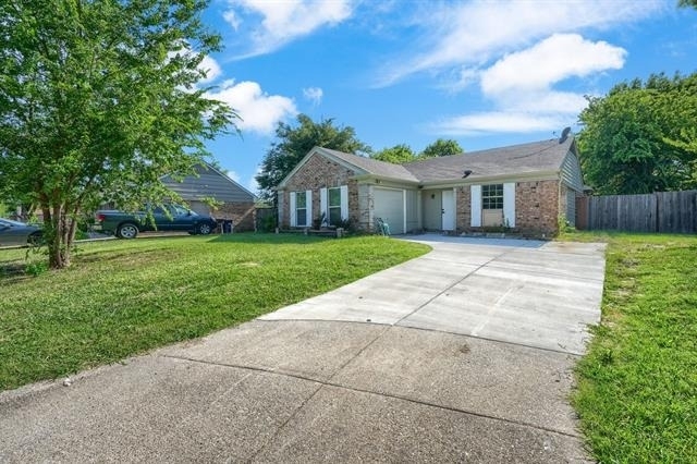 7009 Moss Rose Court - Photo 0